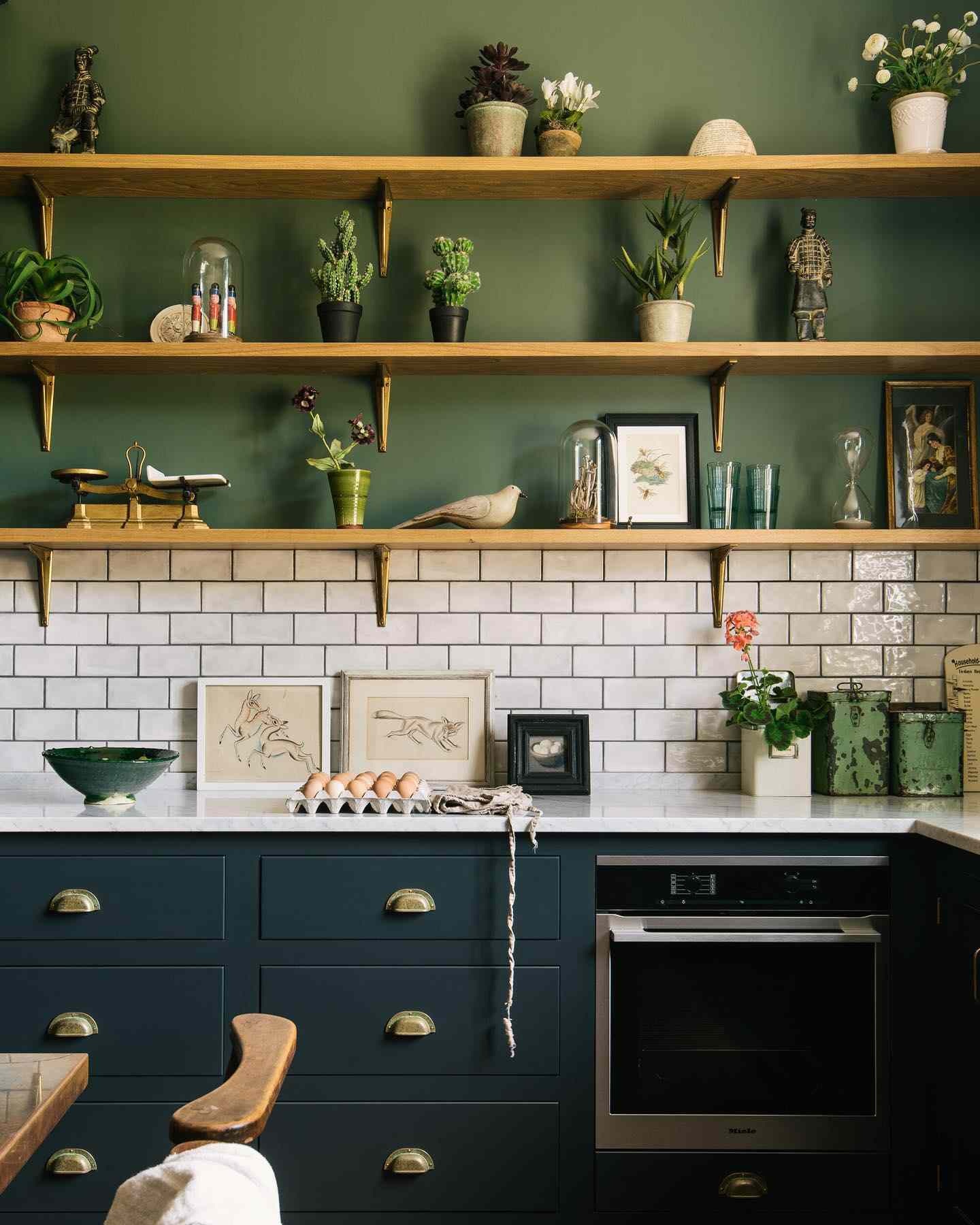 cozinha em tons de verde e azul