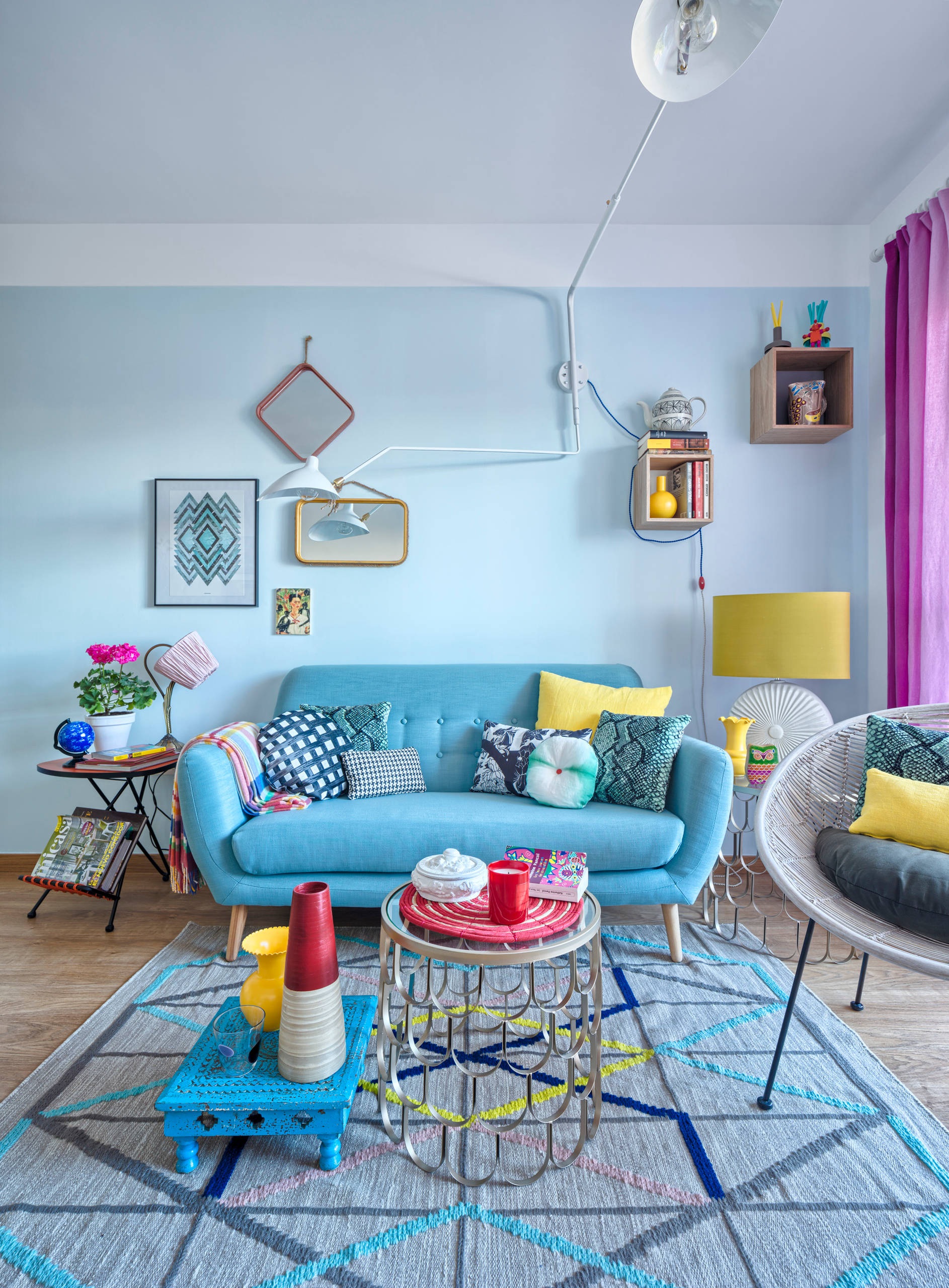 sala pequena com cor azul-claro