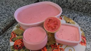 Receita de mousse de goiaba cremoso que fica pronto em 20 minutos