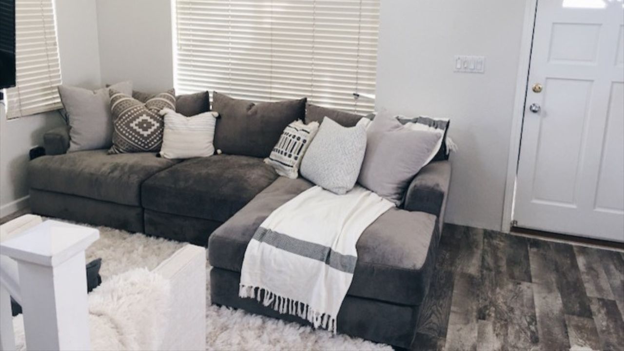 sofá de tamanho errado para sala