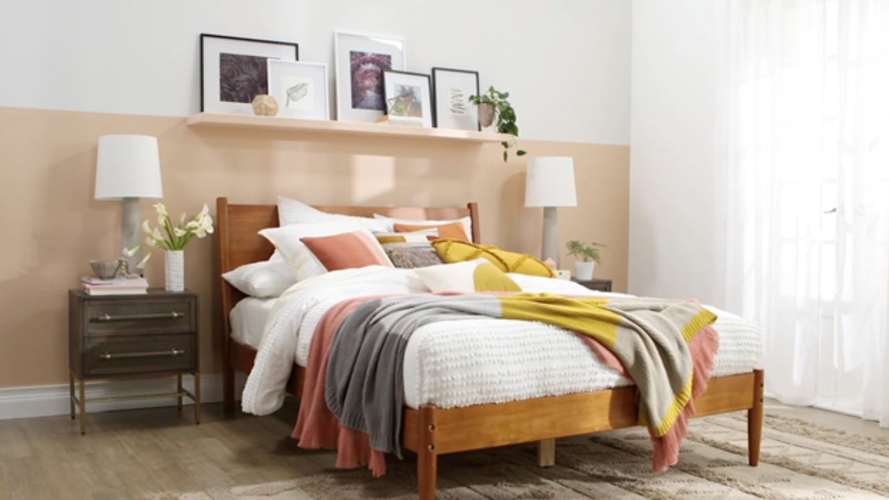 meia parede de quarto com tinta neutra